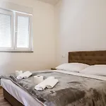 شقة Slapovi
